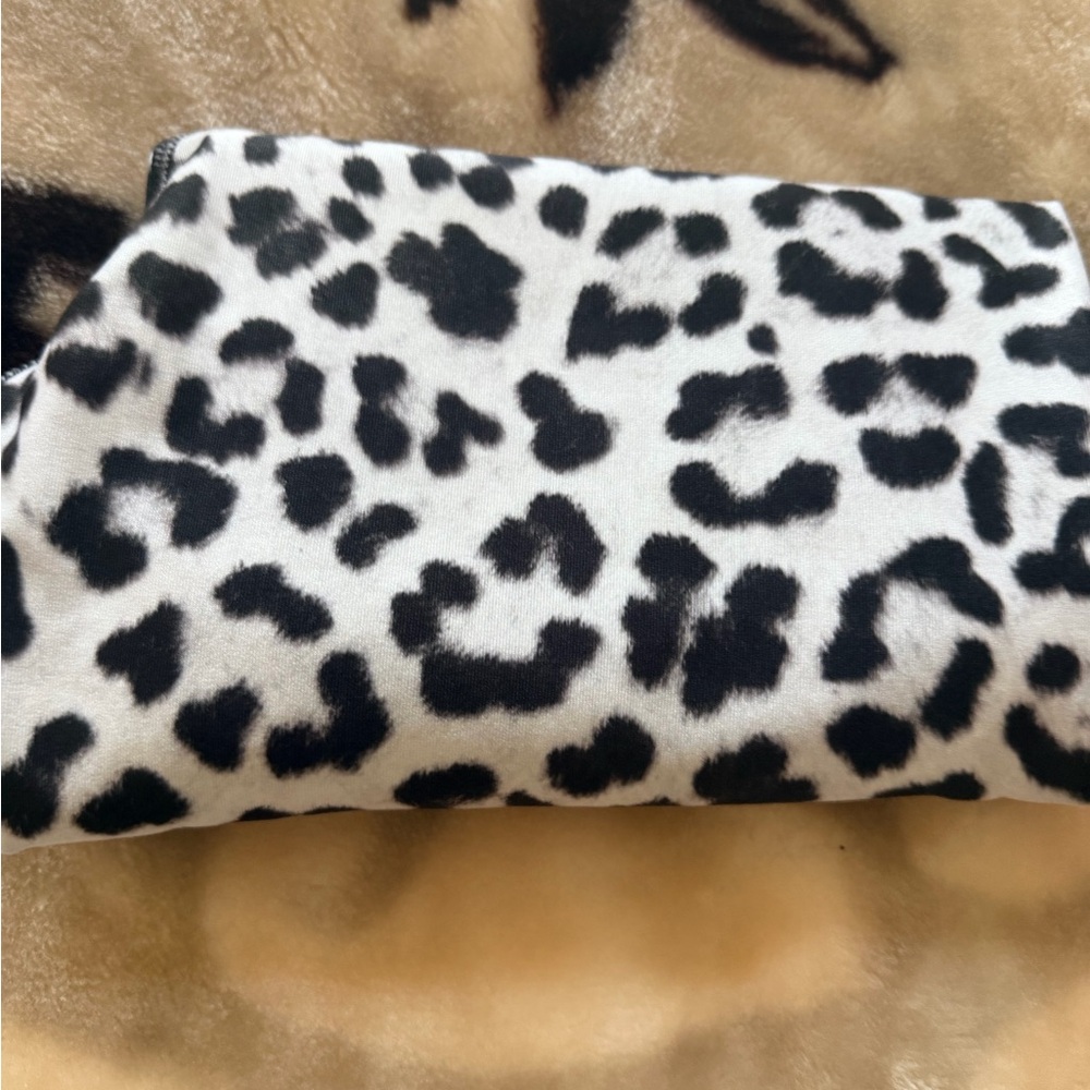 Zumba Fitness Black and White Leopard Print Leggings S NWOT - Picture 3 of 3